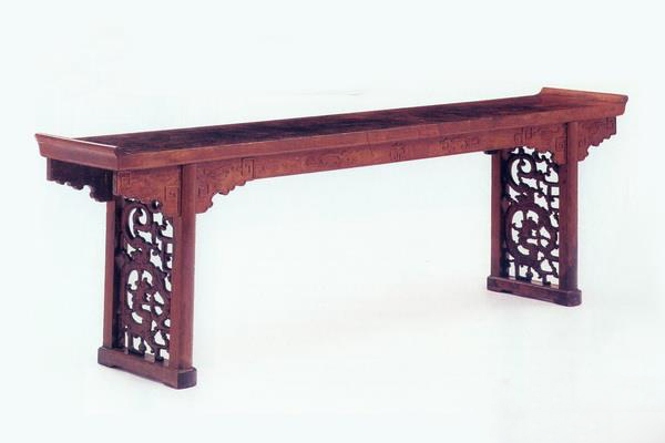 清早期黄花梨螭龙纹翘头案 清早期黄花梨螭龙纹翘头案